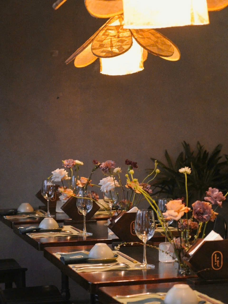 Trang trí tiệc Lá Lốt - Trang trí bàn tiệc