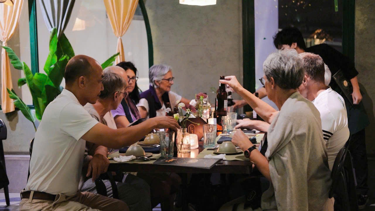 Không gian Lá Lốt