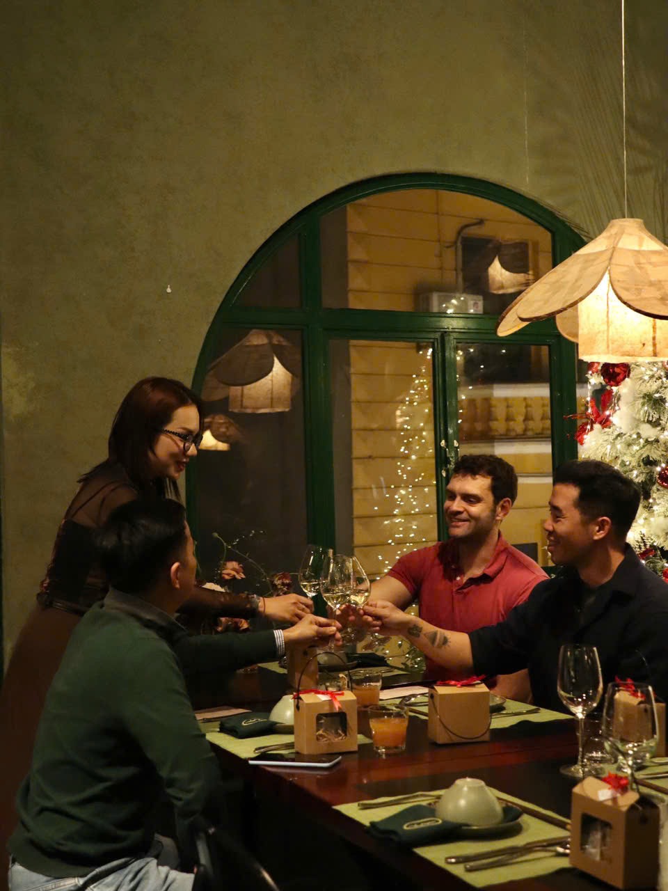 Không gian Lá Lốt